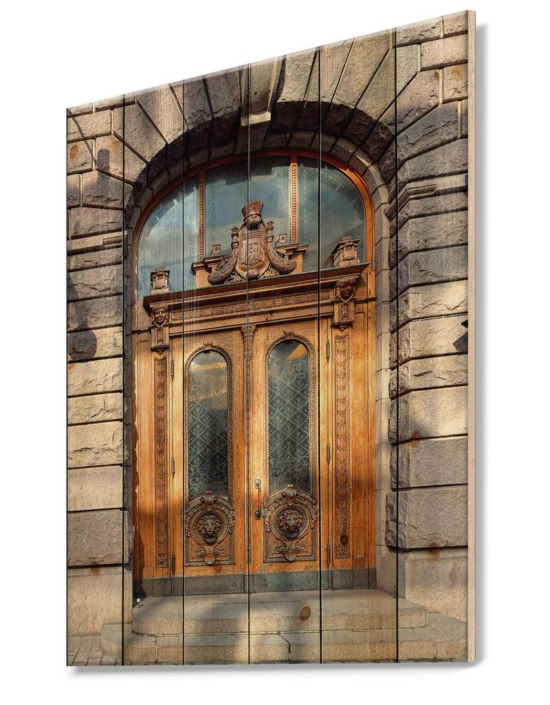 DesignQ Antique Door With Lion Shaped Knockers In Helsinki Finland - Vintage Print On Natural Pine Wood