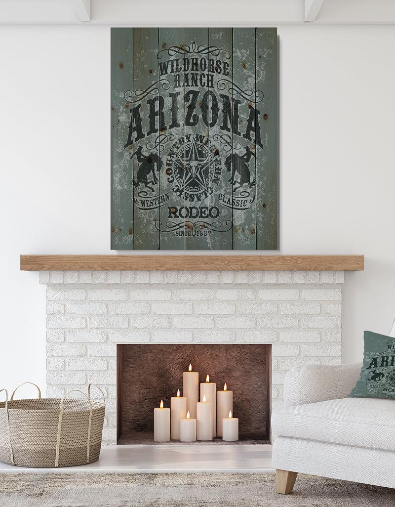 DesignQ Arizona wild horse rodeo - Farmhouse Art Print on Natural Pine Wood