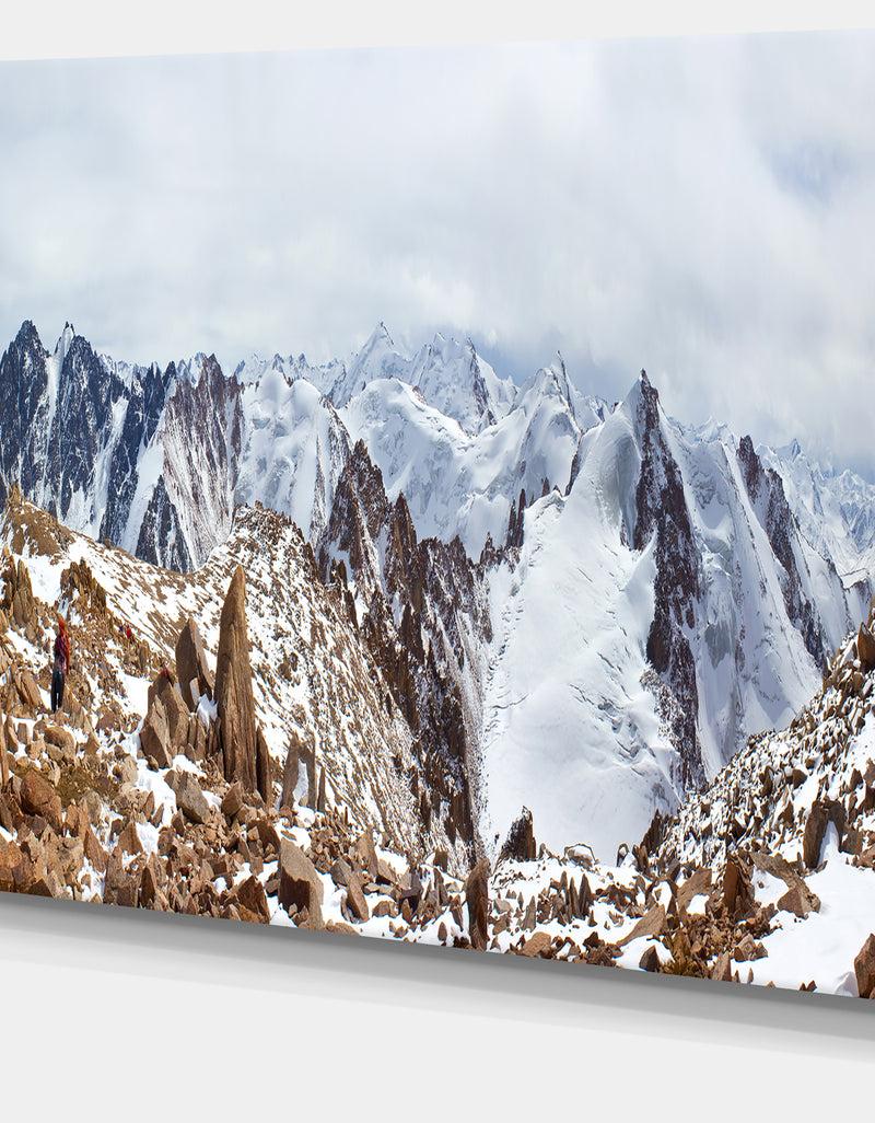 DesignQ Climbers On The Mountain Top - Landscape Wall Artwork