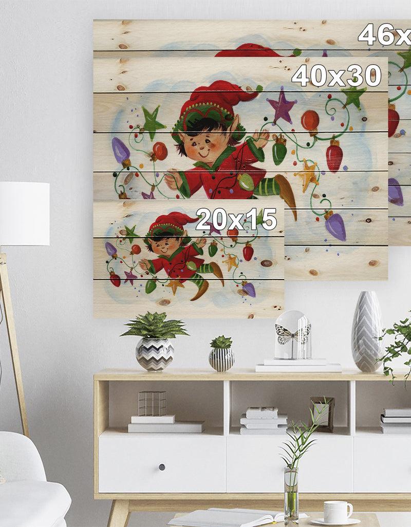 DesignQ Cute Elf With Christmas Lights - Print On Natural Pine Wood