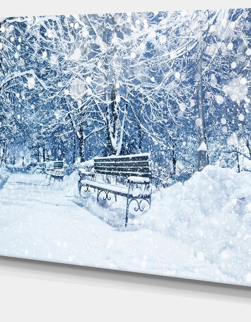 DesignQ Design Canvas Art Print 'City Covered With Snow - Large Landscape Canvas Art Print