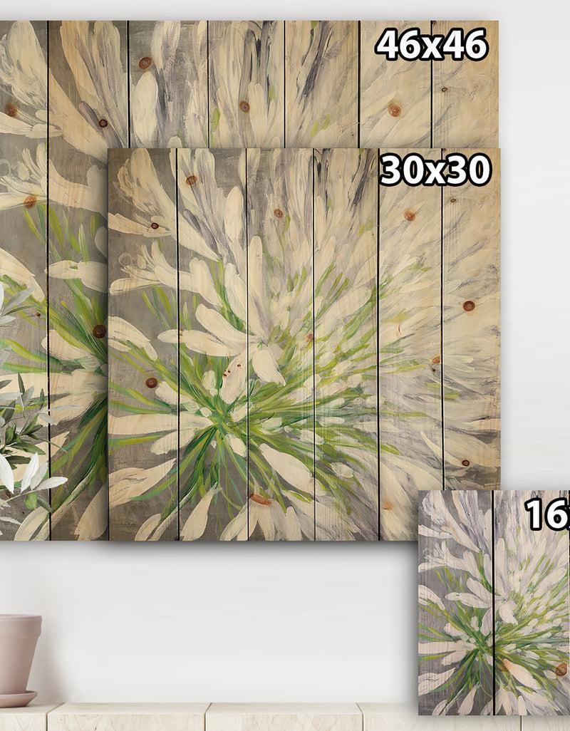 DesignQ Flower Cleome Splash II - Traditional Floral Print On Natural Pine Wood