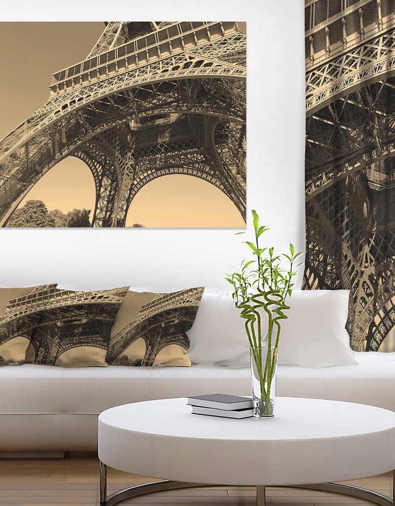 DesignQ Iconic Paris Eiffel Tower Side View From Ground - Cityscape Canvas Print