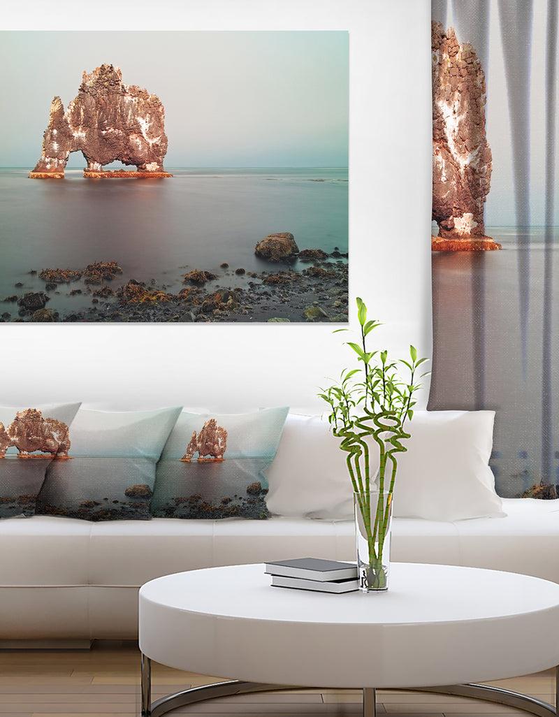 DesignQ Rock Sea Symbol in Iceland - Extra Large Seashore Canvas Art