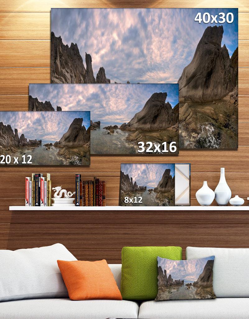 DesignQ Rocky Beach East Sea On Overcast Day - Landscape Art Canvas Print