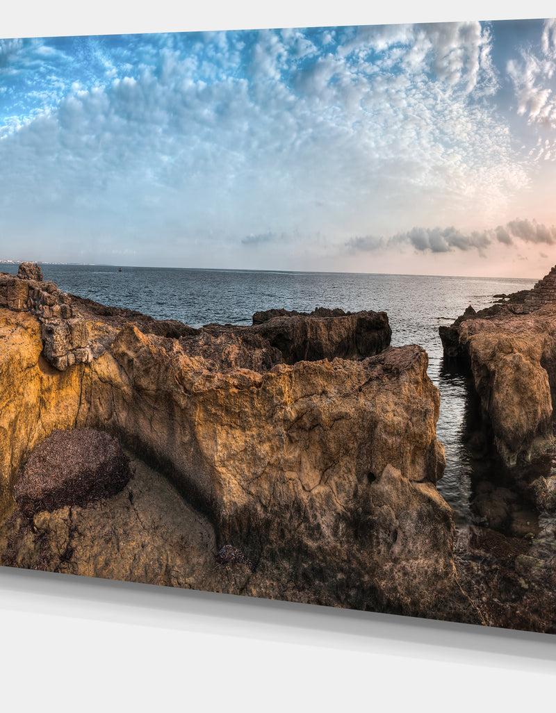 DesignQ Rough Rocky Coast Under Blue Sky - Oversized Beach Canvas Artwork