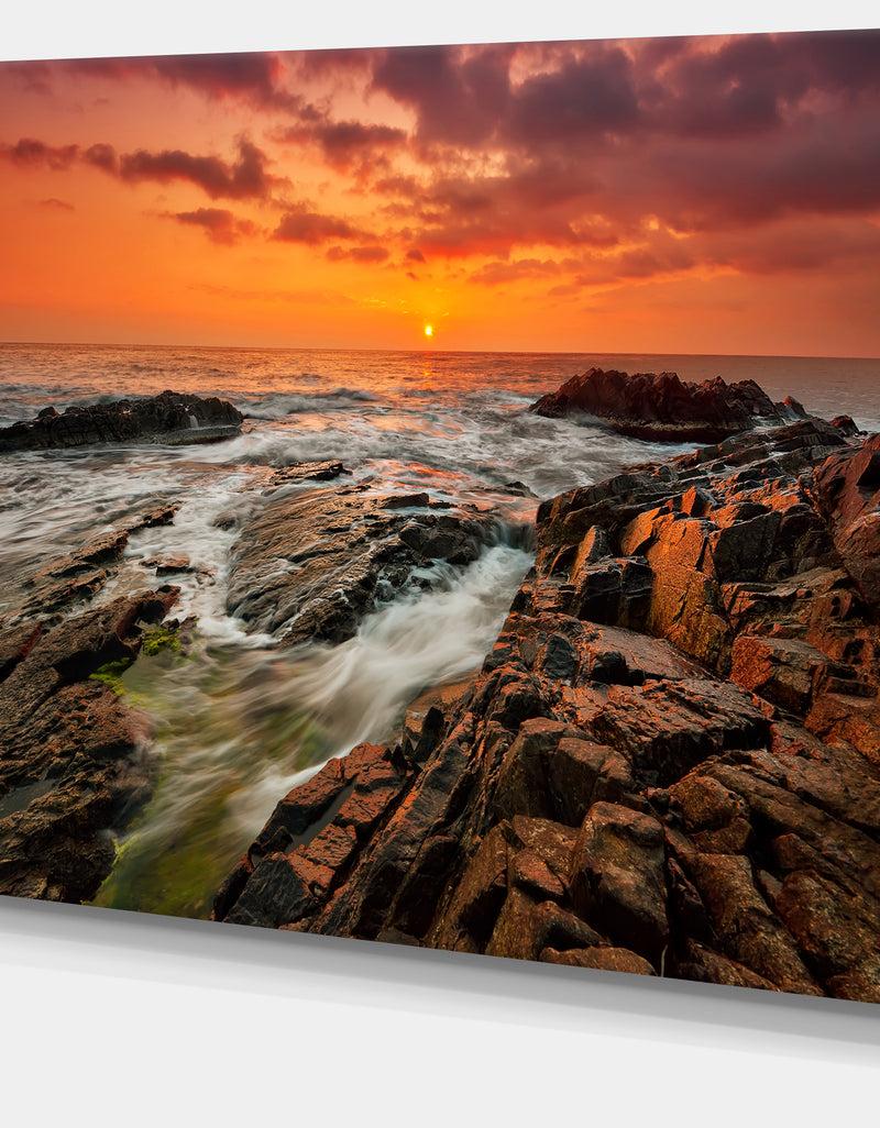DesignQ Stormy Waves Rushing Into Rocks - Beach Canvas Wall Art