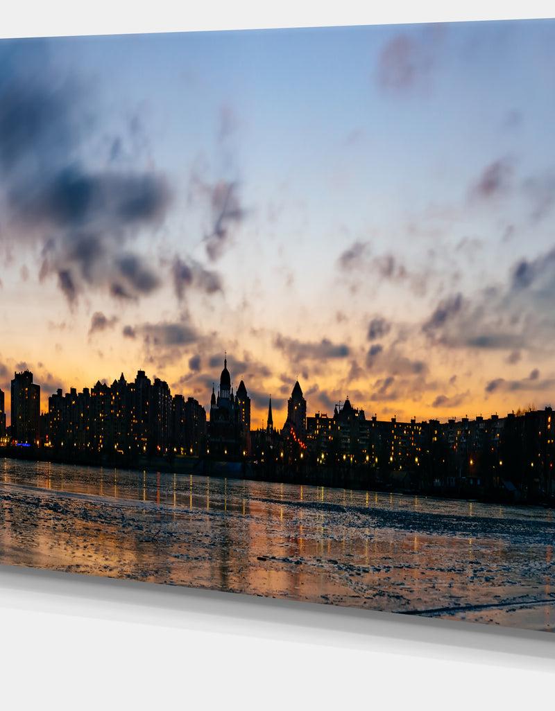 DesignQ Sunset With Clouds In Kiev Panorama - Cityscape Artwork Canvas