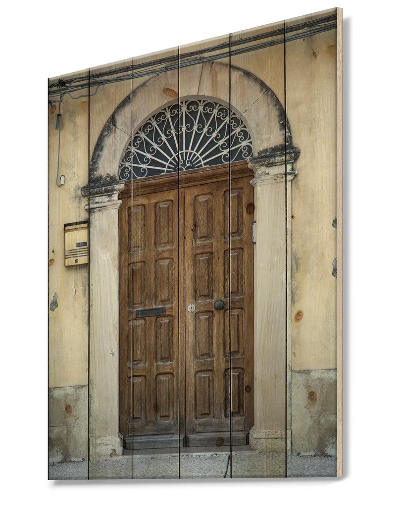 DesignQ Vintage Door In Sicily - Vintage Print On Natural Pine Wood