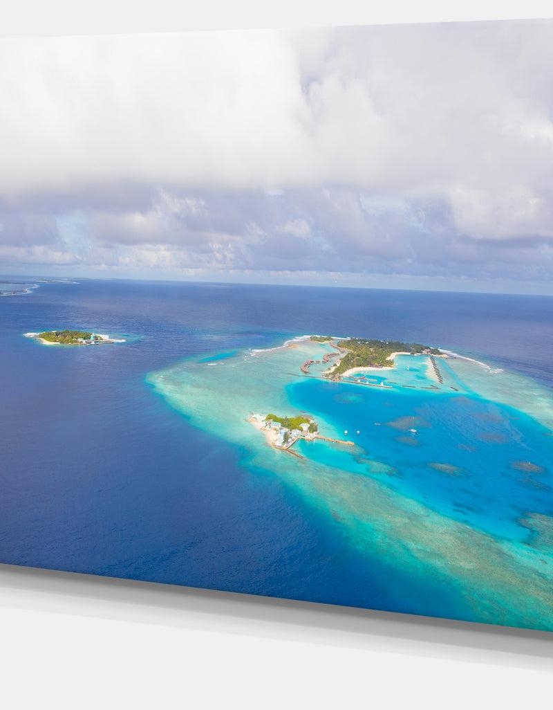 DesignQ Aerial View Of Maldives Island - Modern Seascape Canvas Artwork