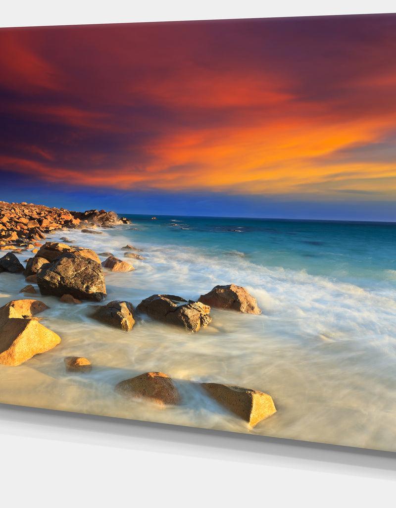 DesignQ Beach With Stones On Foreground - Extra Large Seascape Art Canvas