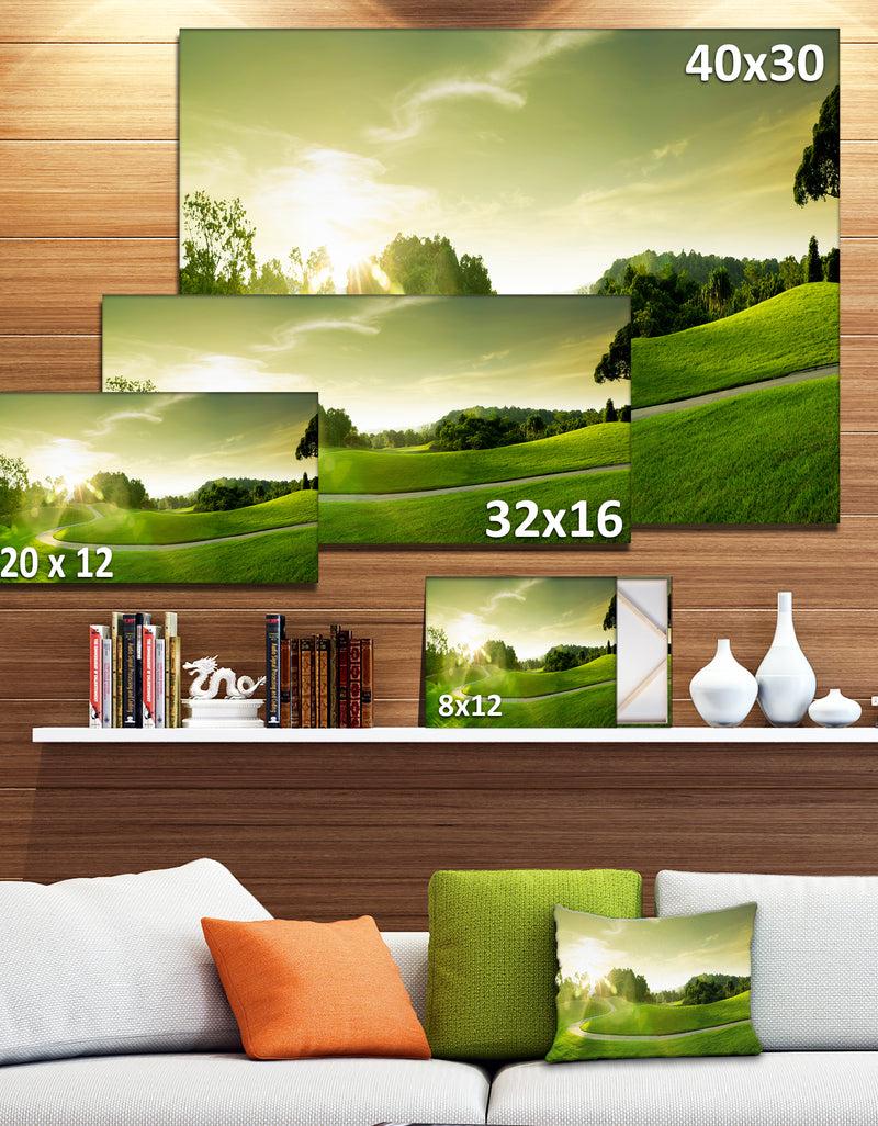 DesignQ Beautiful Green Valley Panorama - Landscape Wall Artwork