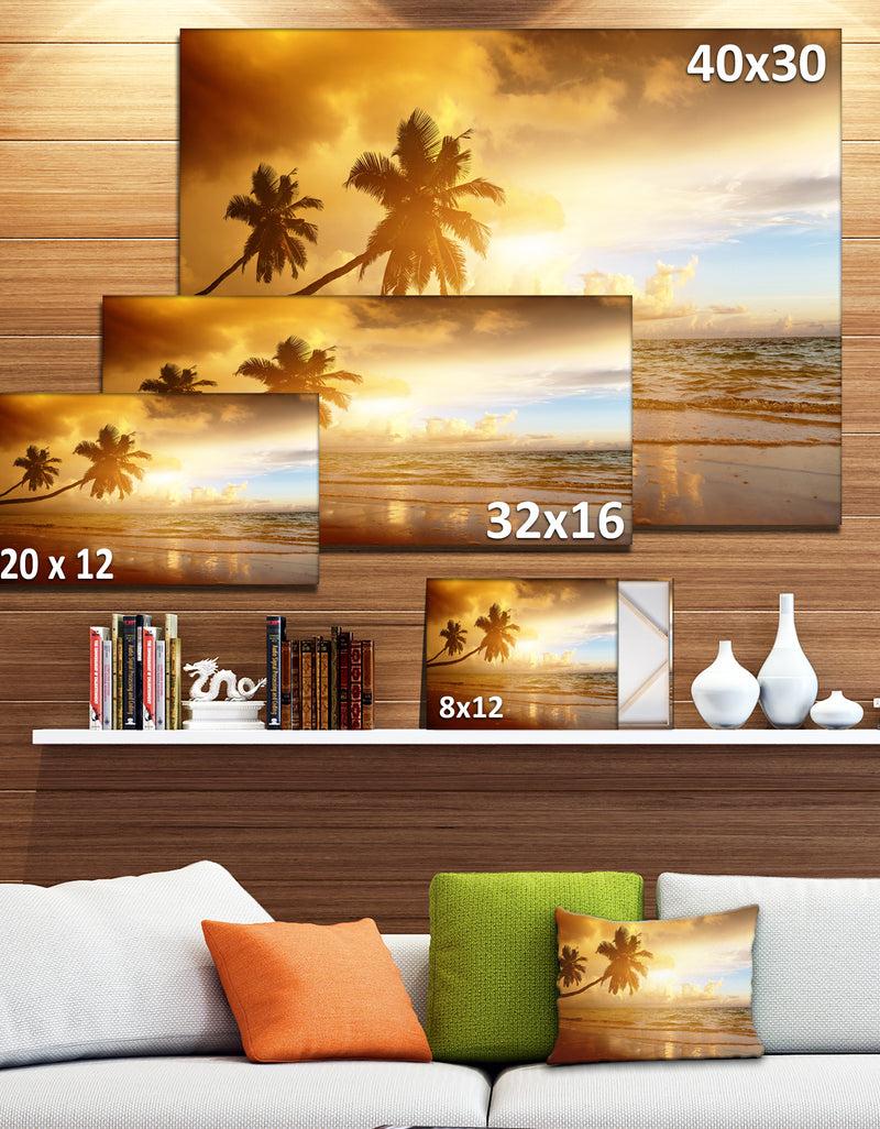 DesignQ Beautiful Palms At The Caribbean Beach - Extra Large Seascape Art Canvas