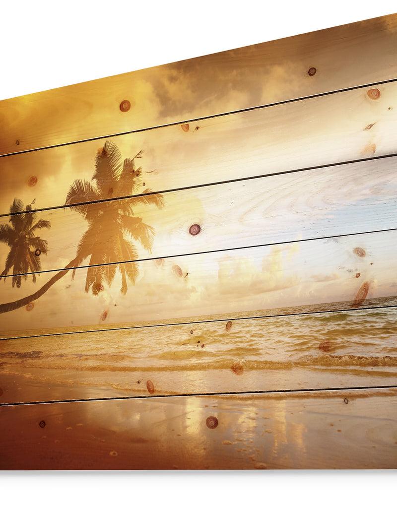 DesignQ Beautiful Palms At The Caribbean Beach - Seascape Print On Natural Pine Wood