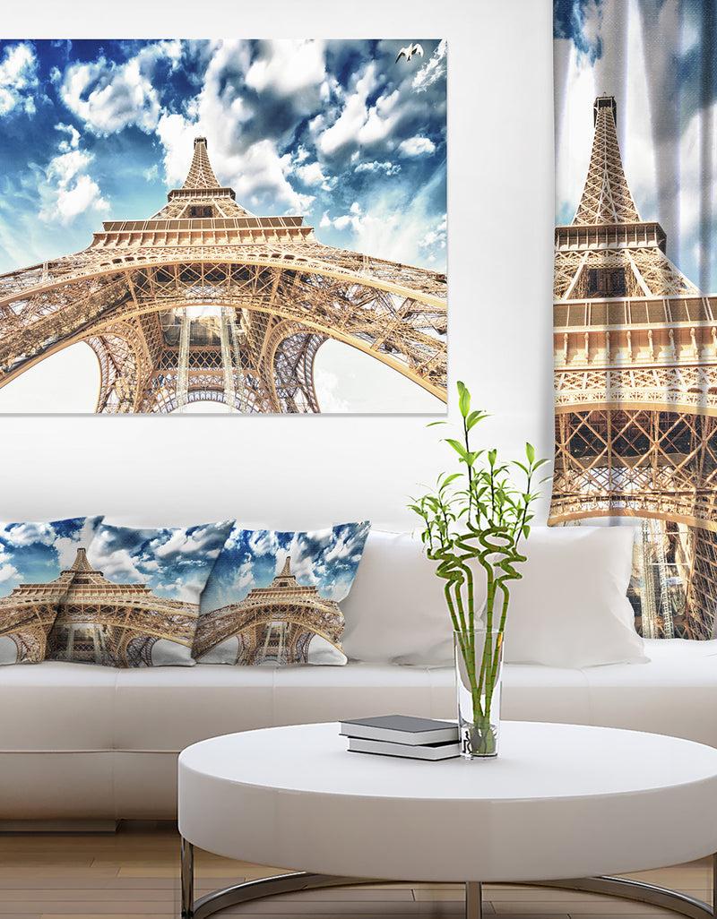 DesignQ Beautiful view of Paris Eiffel Tower under Clouds - Cityscape Canvas print