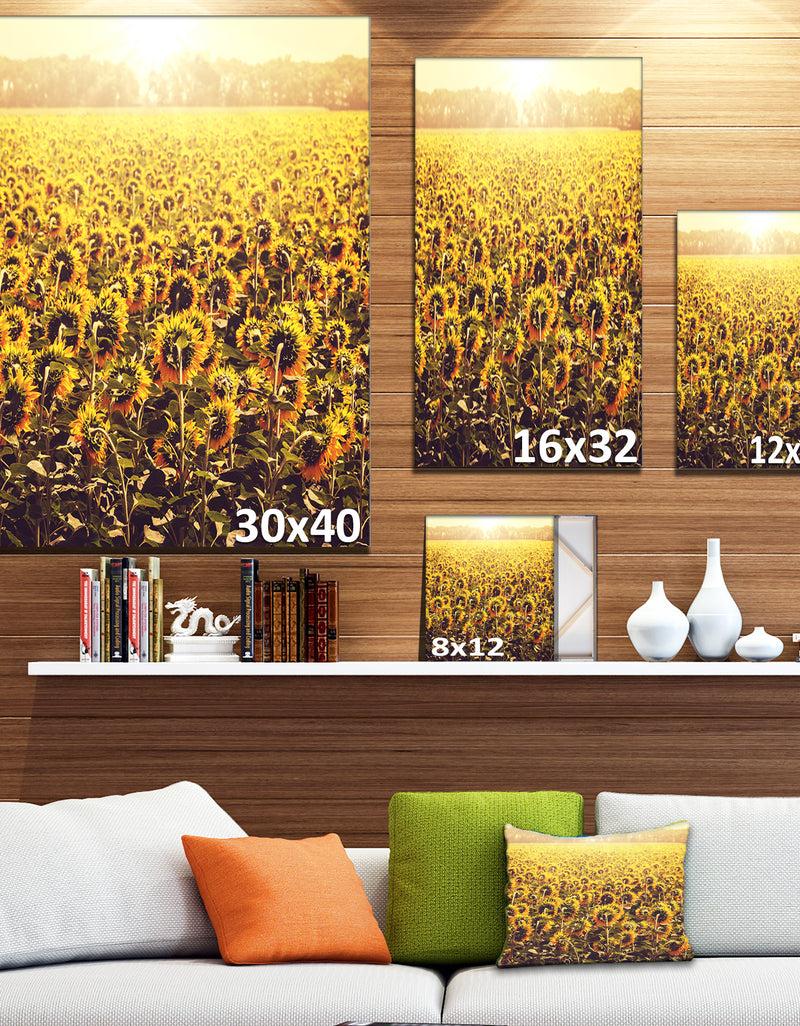 DesignQ Blooming Sunflowers At Sunset - Oversized Landscape Canvas Art