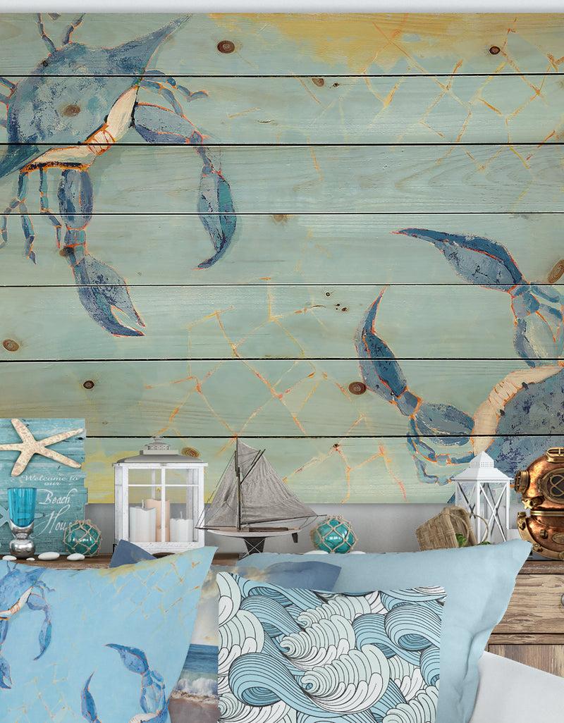 DesignQ Blue Coastal crab Battle - Nautical & Coastal Print on Natural Pine Wood