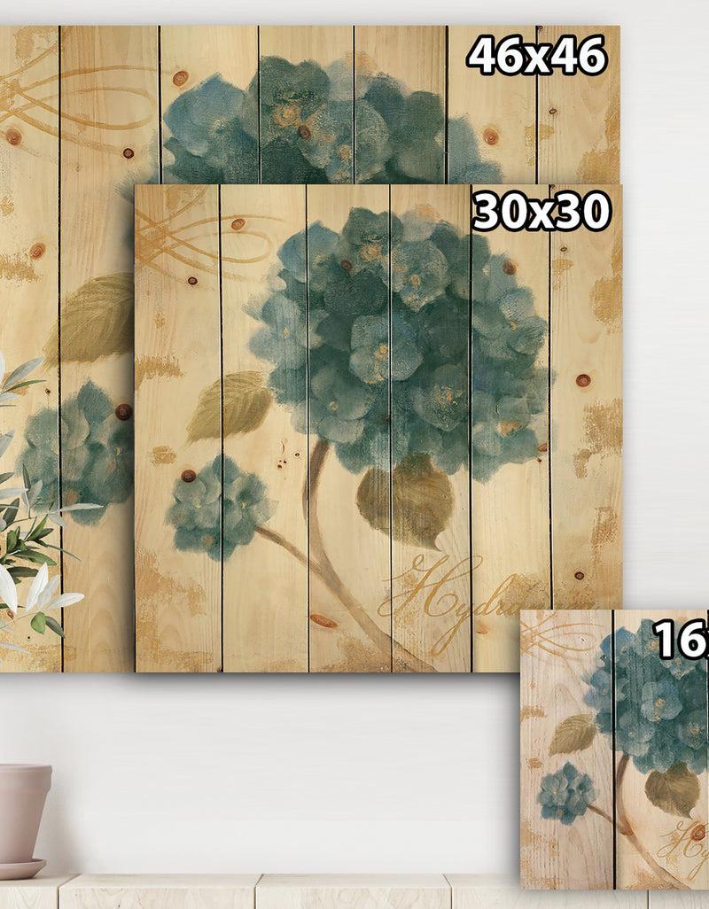 DesignQ Blue Cottage Flower Hydrangea II - Farmhouse Print On Natural Pine Wood