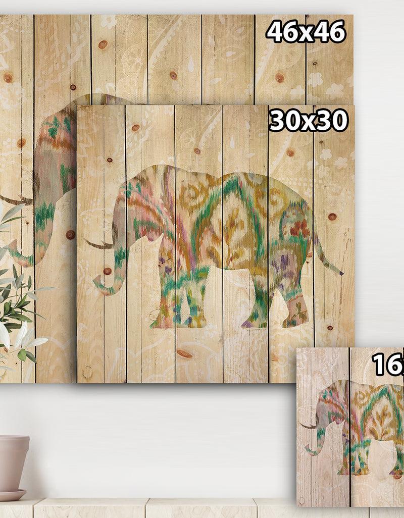DesignQ Boho Paisley Elephant II VII - Bohemian & Eclectic Print On Natural Pine Wood