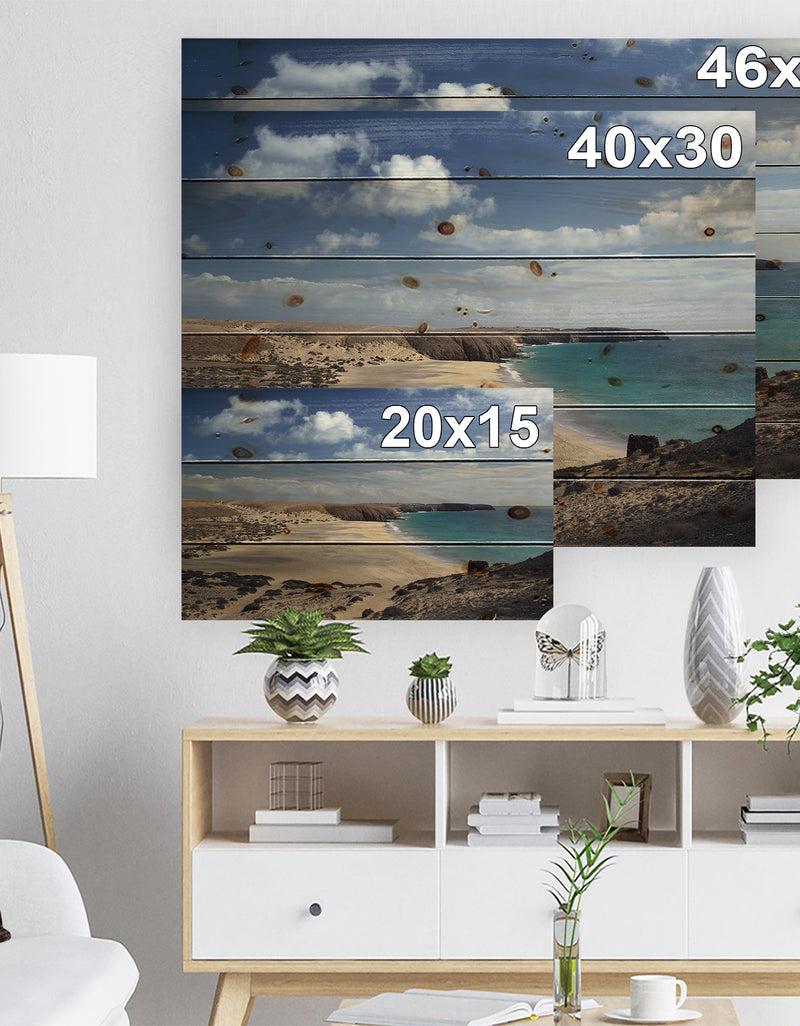DesignQ Bright Seashore With Blue Waters - Seashore Print On Natural Pine Wood