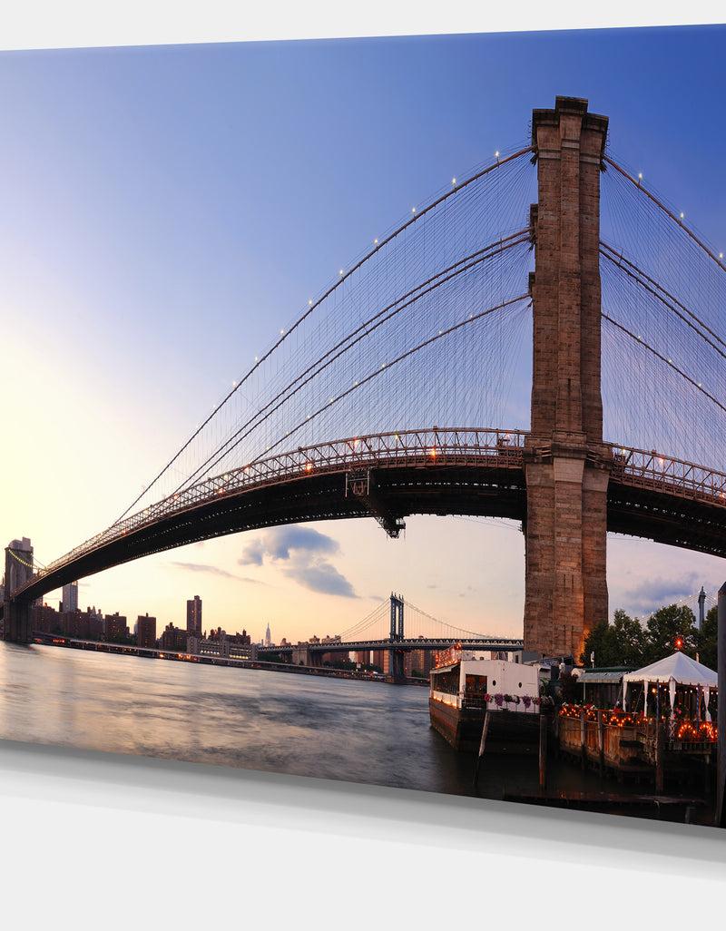 DesignQ Brooklyn Bridge In New York City - Cityscape Canvas Print