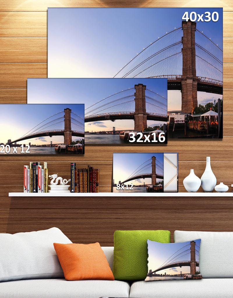 DesignQ Brooklyn Bridge In New York City - Cityscape Canvas Print