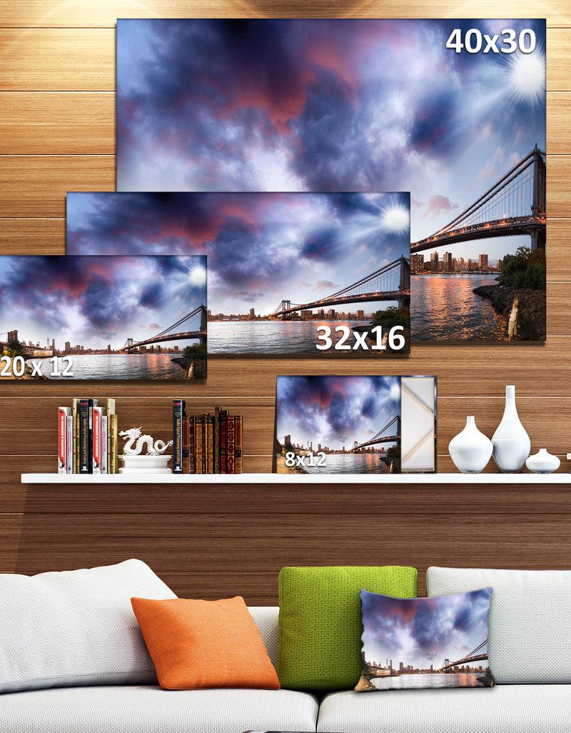 DesignQ Brooklyn Bridge Over East River - Cityscape Canvas Print