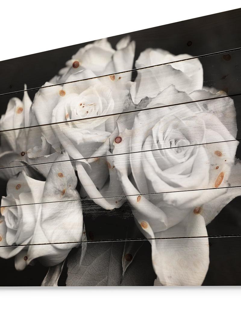 DesignQ Bunch Of Roses Black And White - Floral Art Print On Natural Pine Wood
