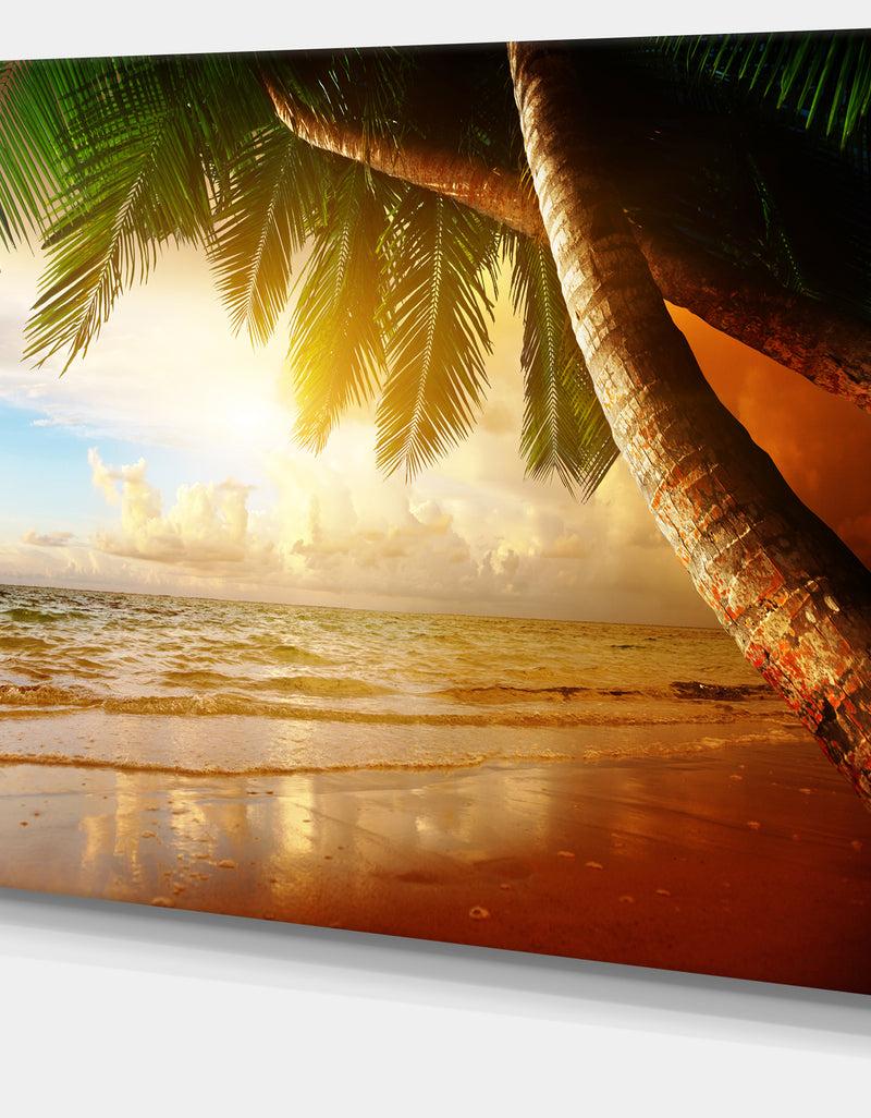 DesignQ Caribbean Beach Sunrise - Landscape Photo Canvas Art Print