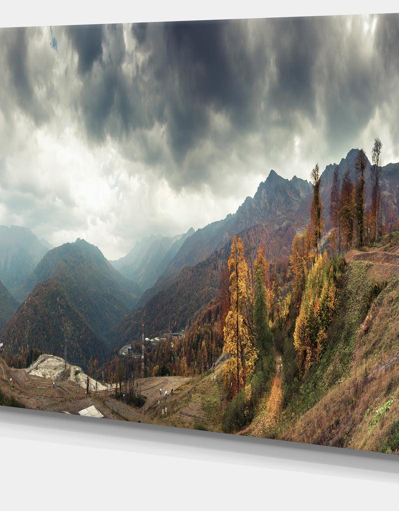 DesignQ Caucasus Mountains White Panorama - Landscape Artwork Canvas
