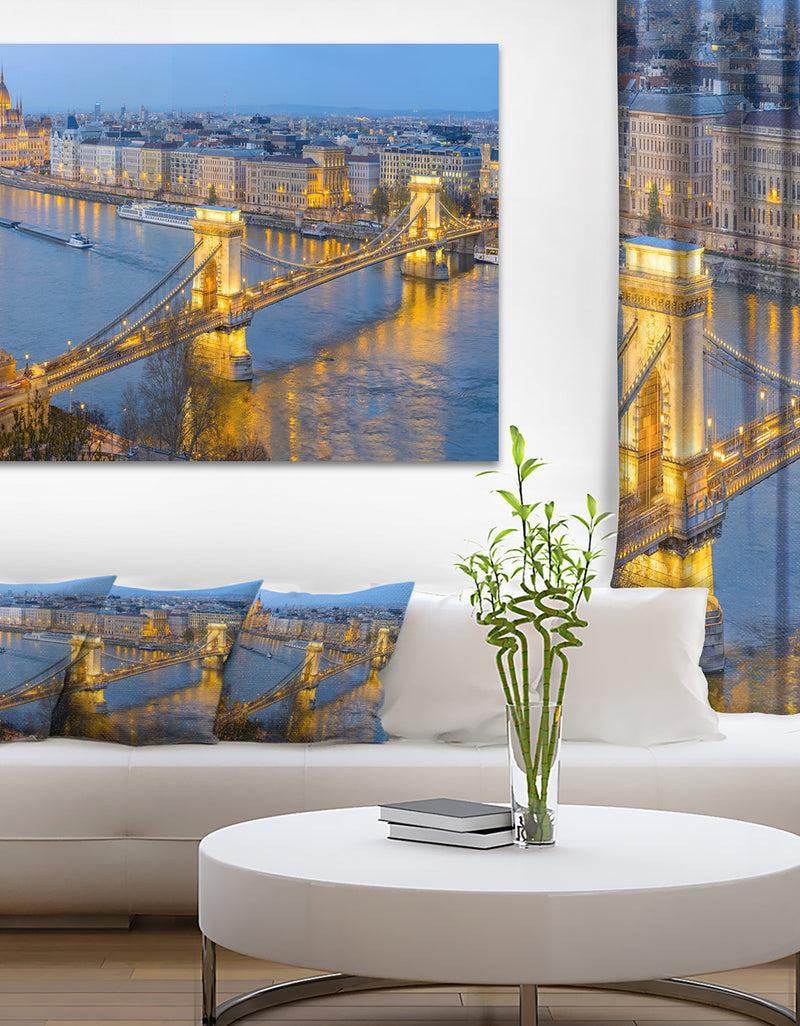 DesignQ Chain Building and Parliament in Budapest - Cityscape Canvas print