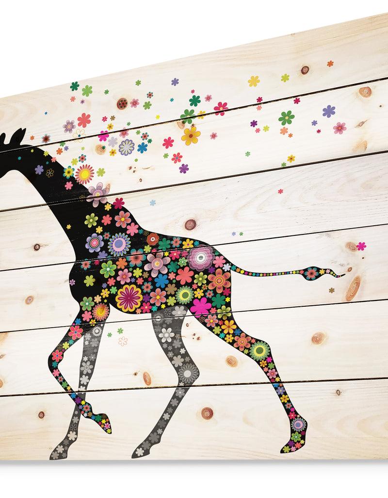 DesignQ Cheerful Giraffe Running - Animal Print On Natural Pine Wood