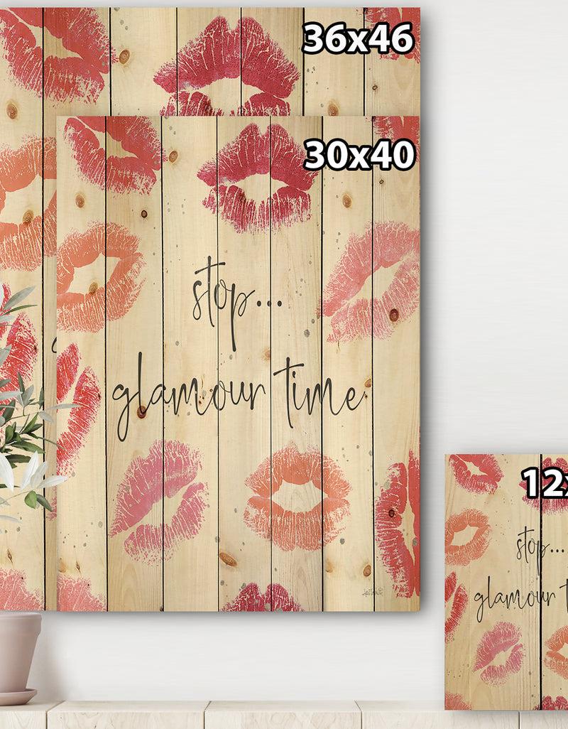 DesignQ Chic Accents VI - Fashion Print On Natural Pine Wood