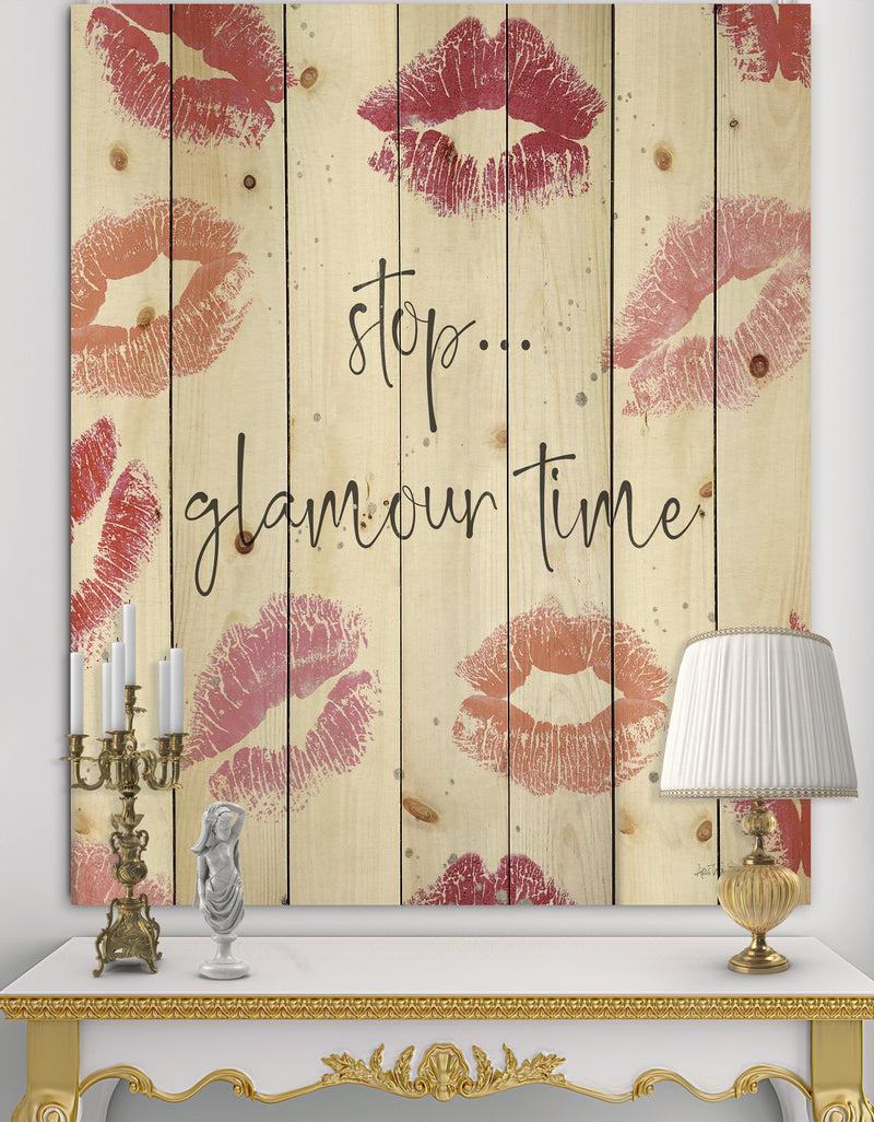 DesignQ Chic Accents VI - Fashion Print on Natural Pine Wood