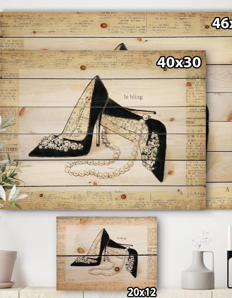 DesignQ Chic Galm Closet I - Fashion Print On Natural Pine Wood
