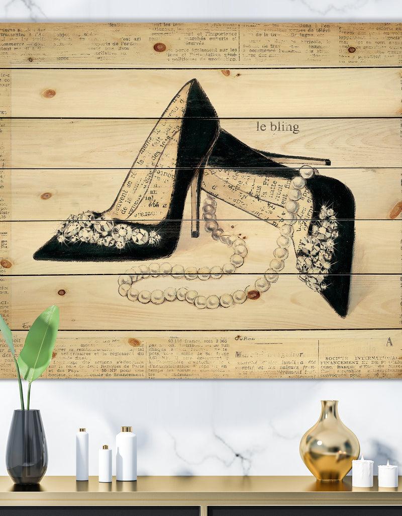 DesignQ Chic Galm Closet I - Fashion Print on Natural Pine Wood