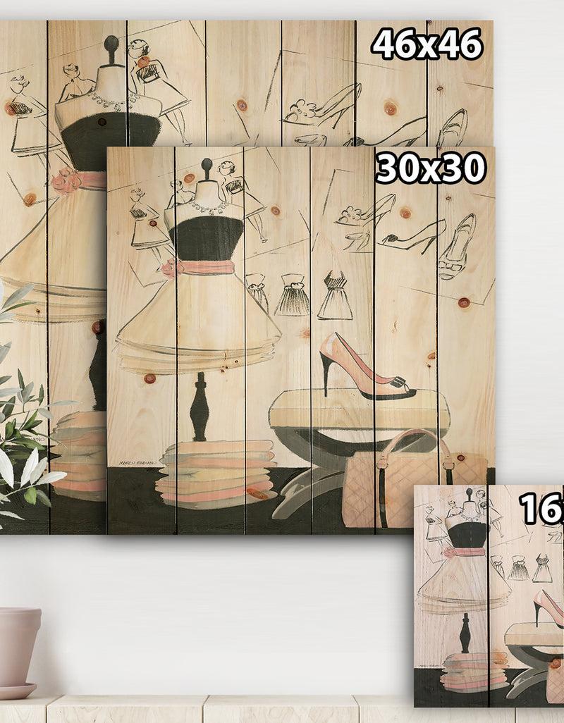 DesignQ Chic Galm Closet V - Fashion Print On Natural Pine Wood