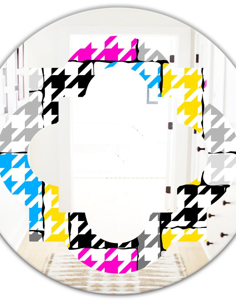 DesignQ Classic Hounds - Modern Round Or Oval Wall Mirror - Quatrefoil