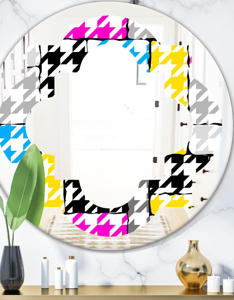 DesignQ Classic Hounds - Modern Round or Oval Wall Mirror - Quatrefoil