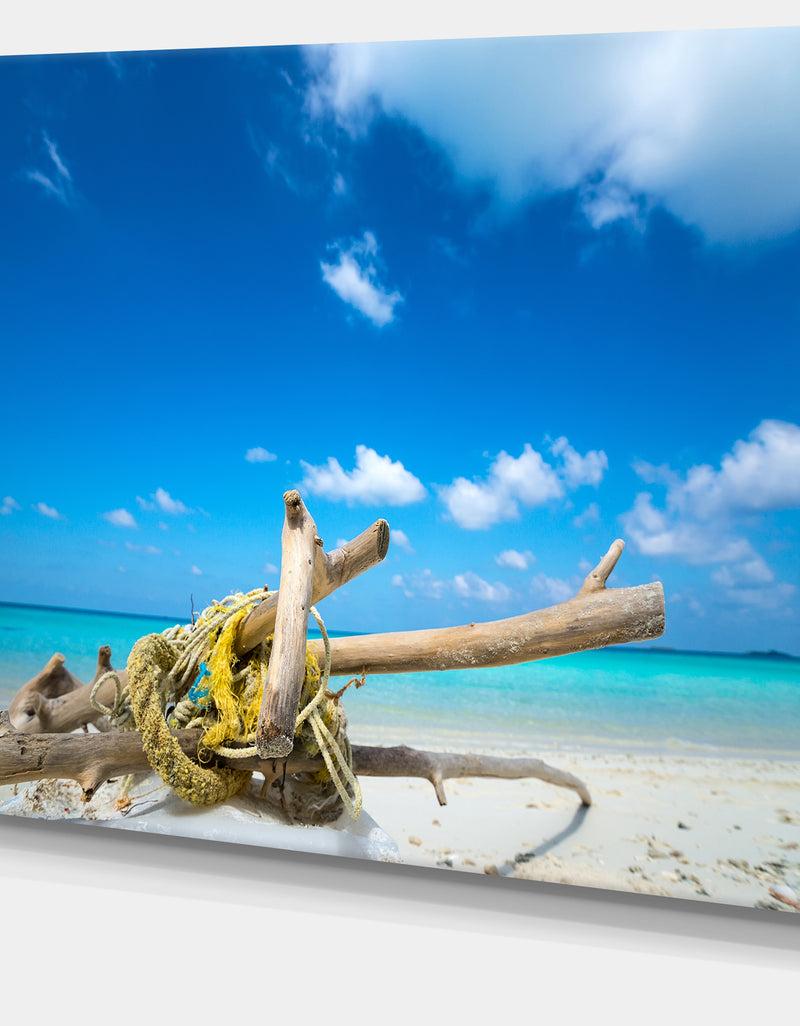 DesignQ Deadwood On White Sand Beach - Contemporary Seascape Art Canvas