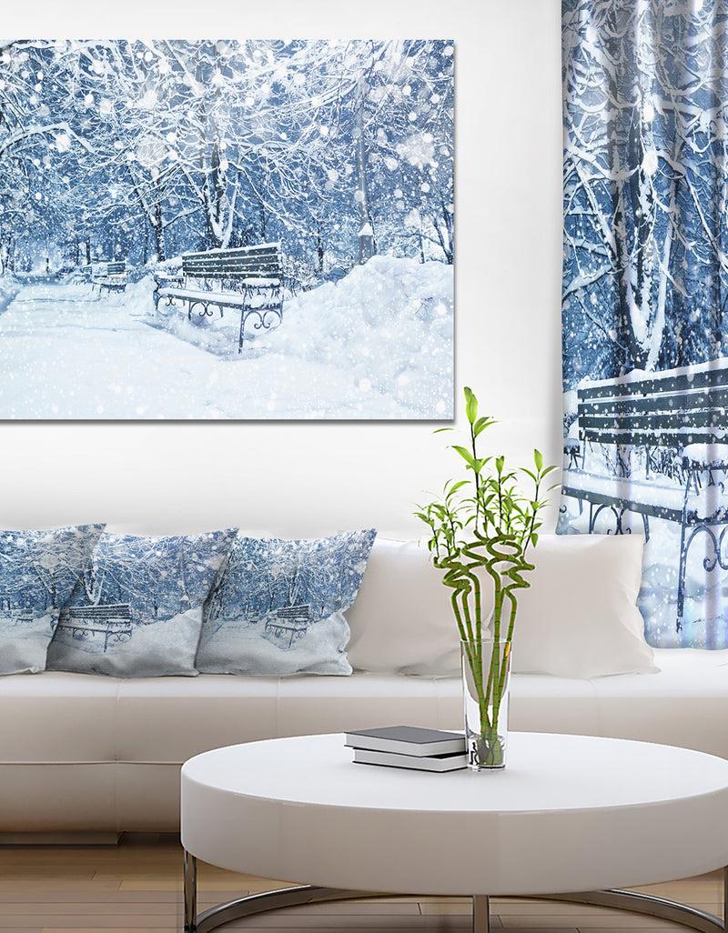DesignQ Design Canvas Art Print 'City Covered with Snow - Large Landscape Canvas Art Print