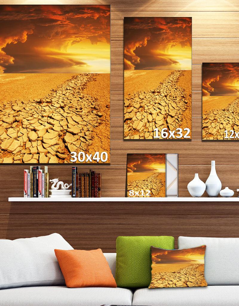 DesignQ Drought Land Under Dramatic Sky - Modern Landscape Wall Art Canvas
