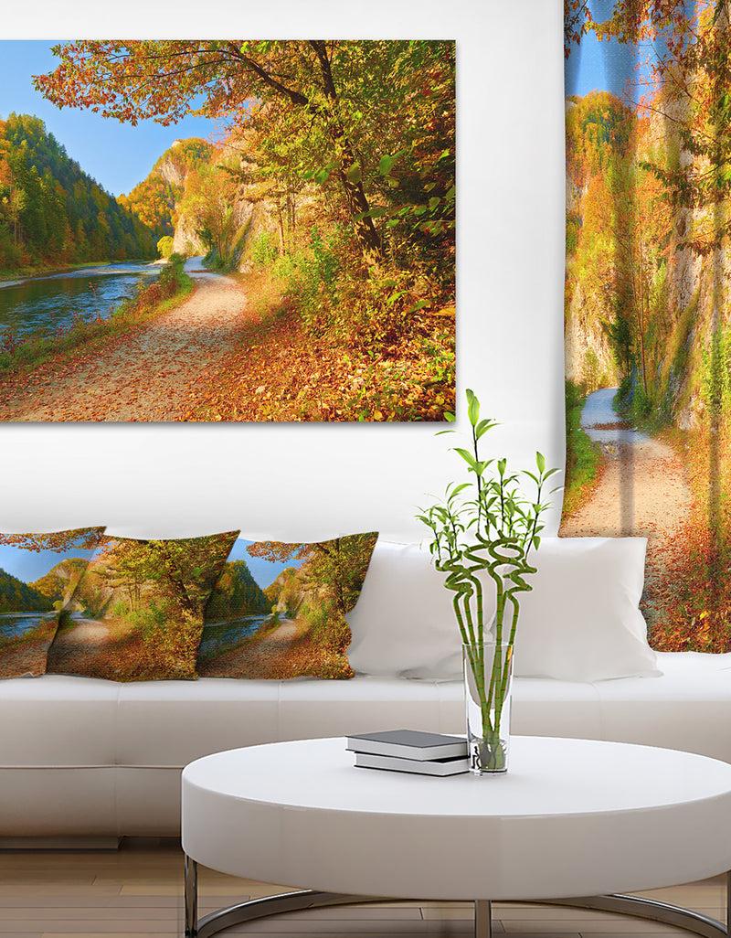 DesignQ Dunajec River Gorge in Autumn - Landscape Large Wall Art