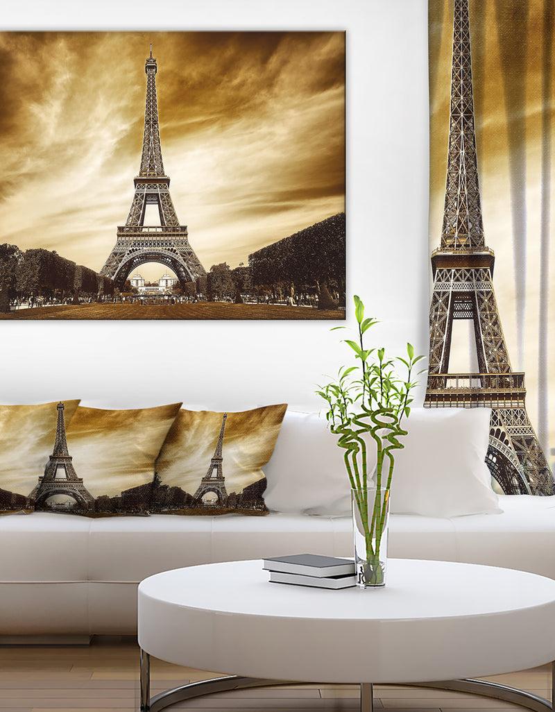DesignQ Eiffel Tower in Grey Shade - Landscape Photo Canvas Print