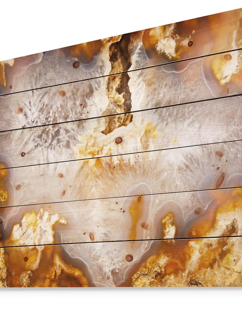 DesignQ Europian Brown Agate With Crystals -Stone Print On Natural Pine Wood
