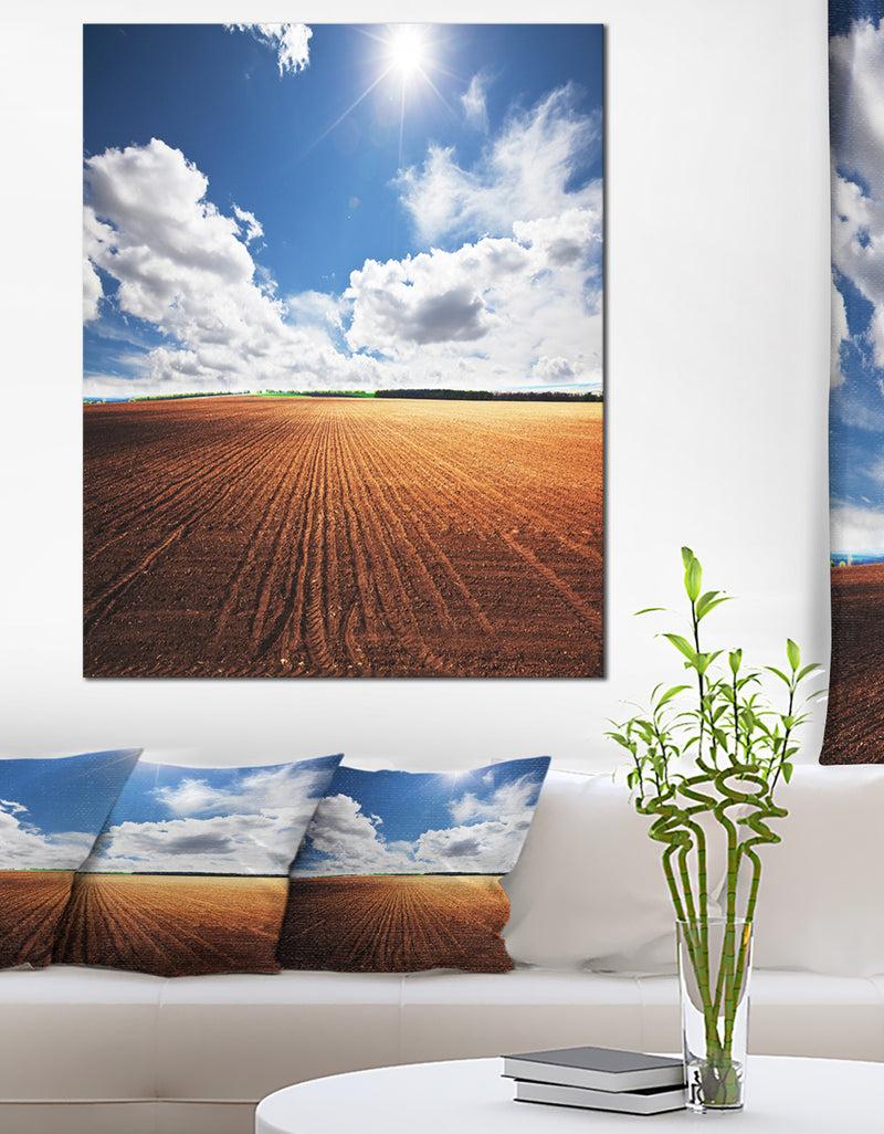 DesignQ Expansive Field under White Clouds - Modern Landscape Wall Art Canvas