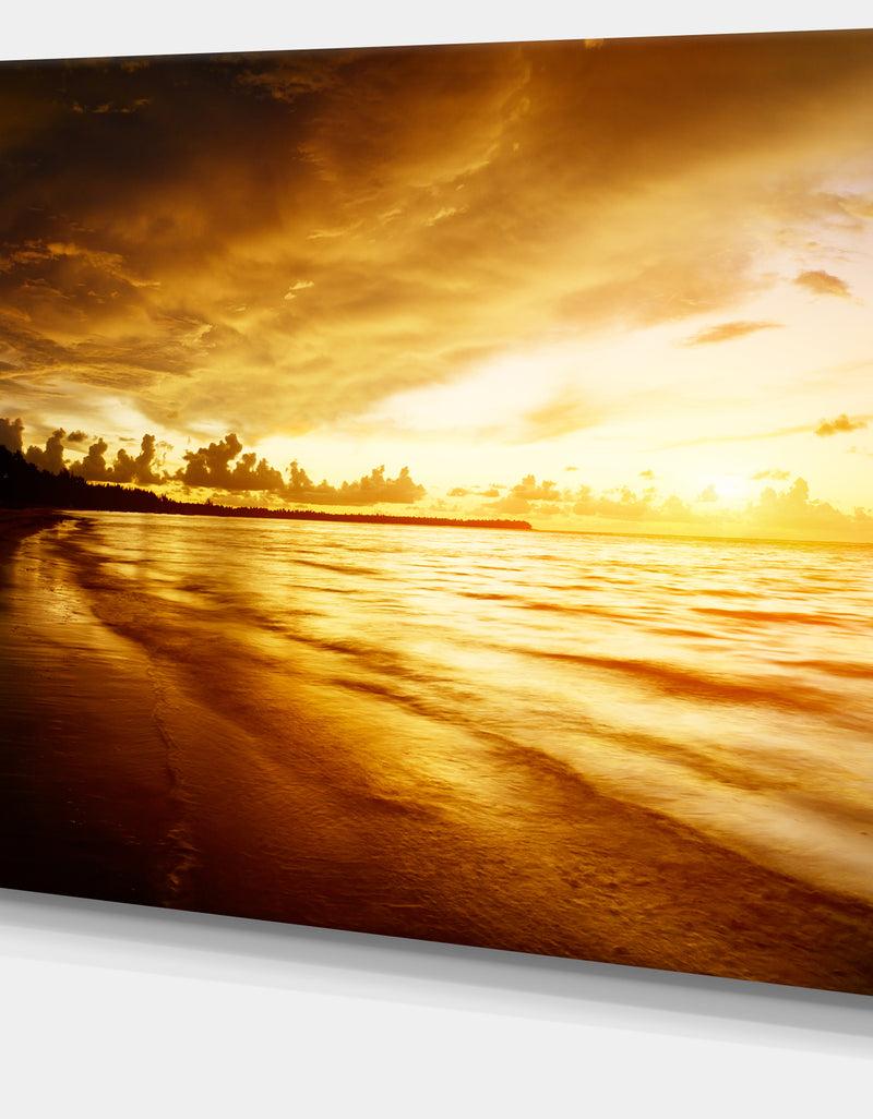 DesignQ Fascinating Caribbean Beach In Yellow - Seashore Canvas Wall Art
