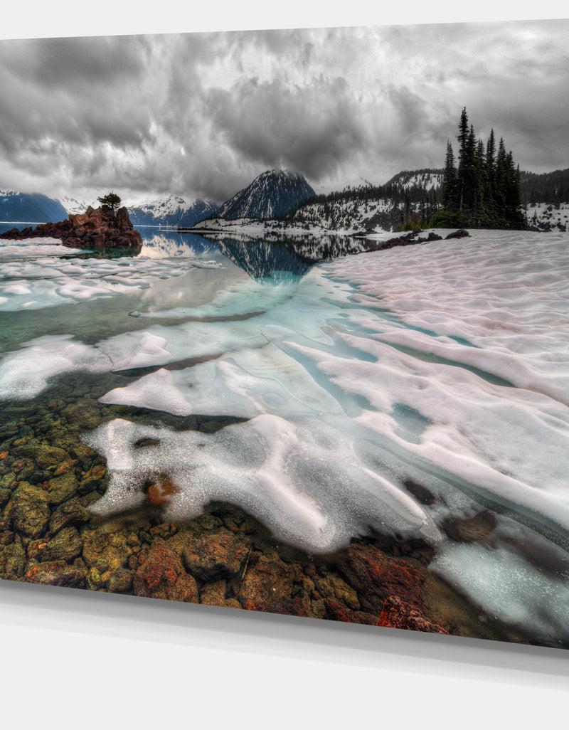 DesignQ Frozen Mountain Lake Shore - Landscape Wall Art Print Canvas