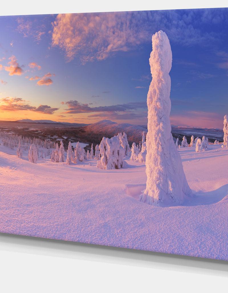 DesignQ Frozen Trees On Mountain Panorama - Landscape Wall Art Canvas Print