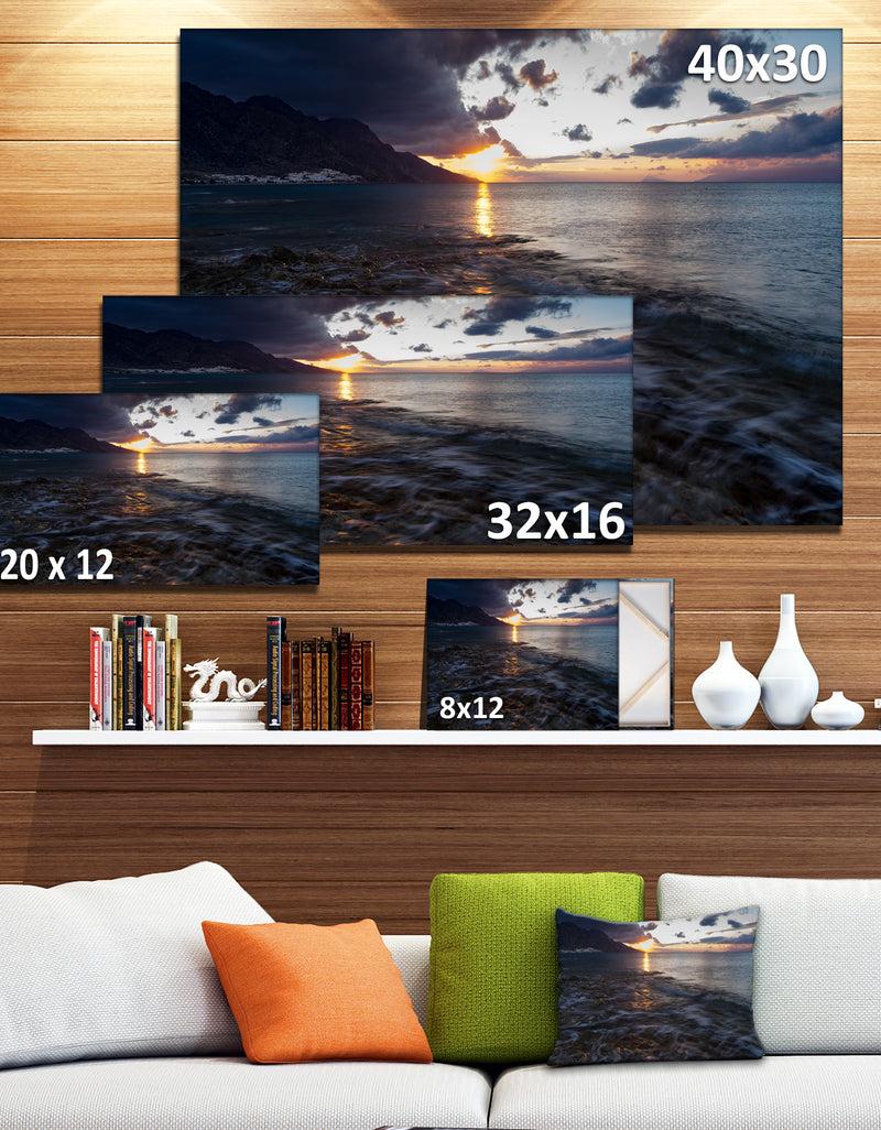 DesignQ Gloomy Sea Coast At Sunrise - Modern Seashore Canvas Art